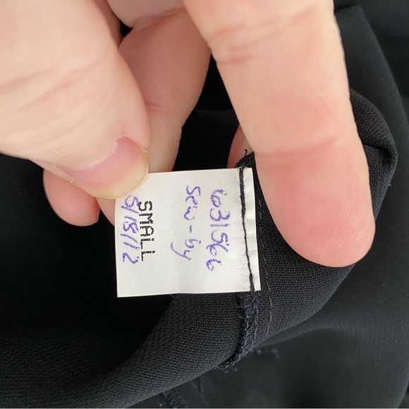 Set of two Oscar de la Renta long nightgowns black and white small - Picture 9 of 15